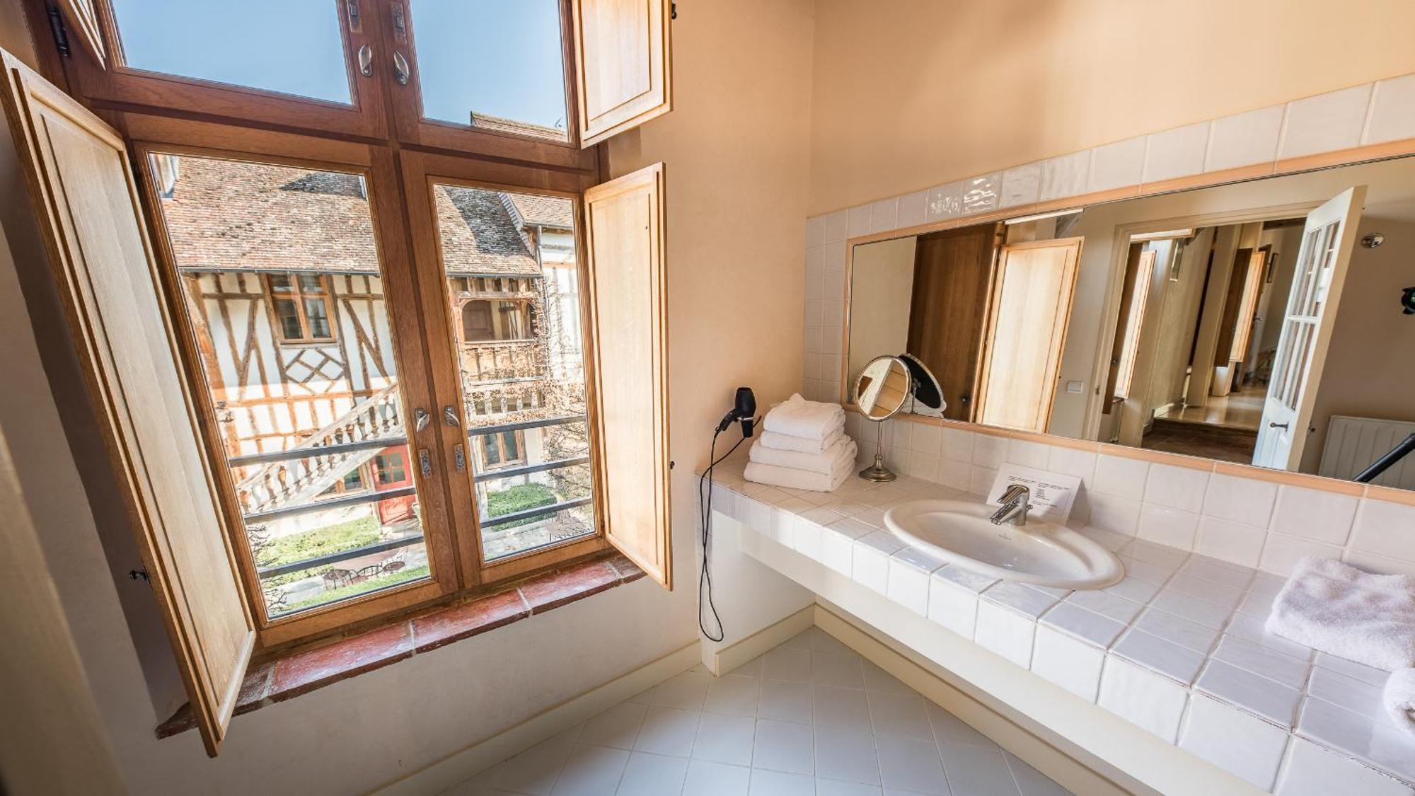 La Maison De Rhodes Hotel & Spa Troyes Buitenkant foto