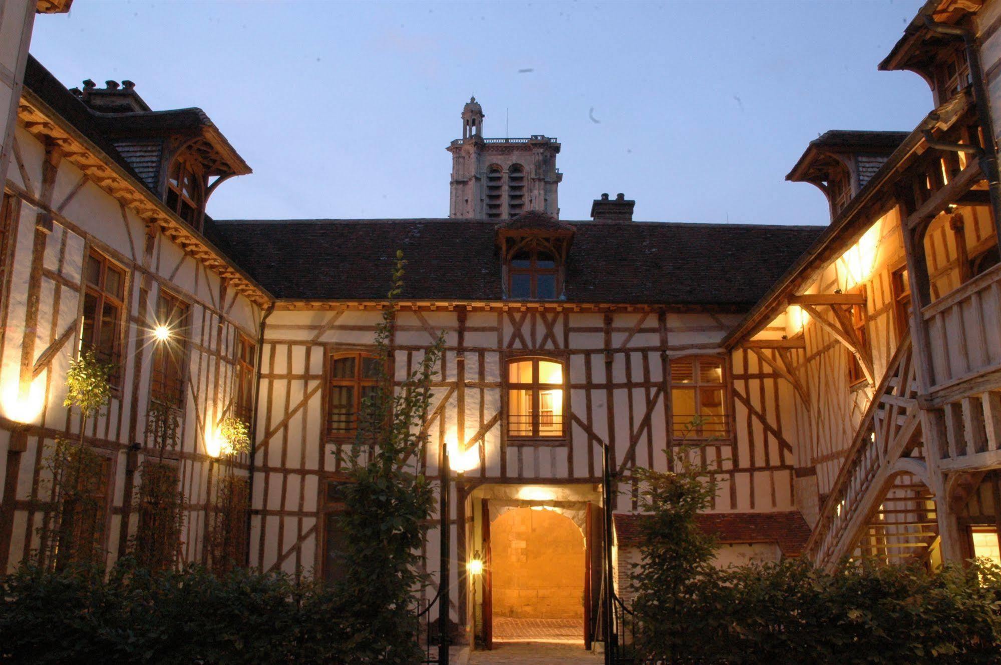 La Maison De Rhodes Hotel & Spa Troyes Buitenkant foto